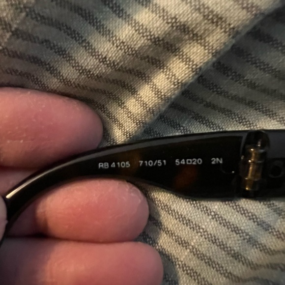 Ray Ban RB 4195 Folding Wayfarers. - Picture 3 of 9